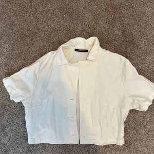 Brandy Melville Button-Up cropped shirt